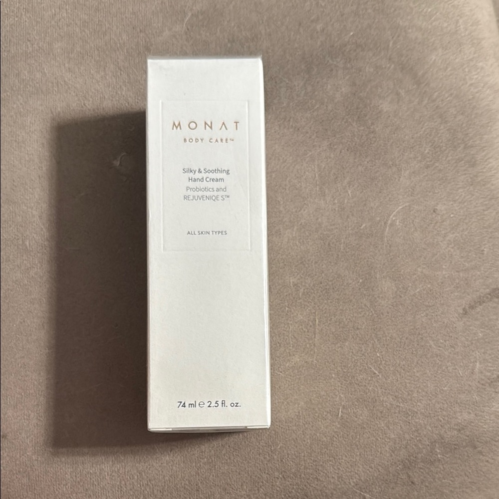 Silky & Soothing Hand Cream - Monat